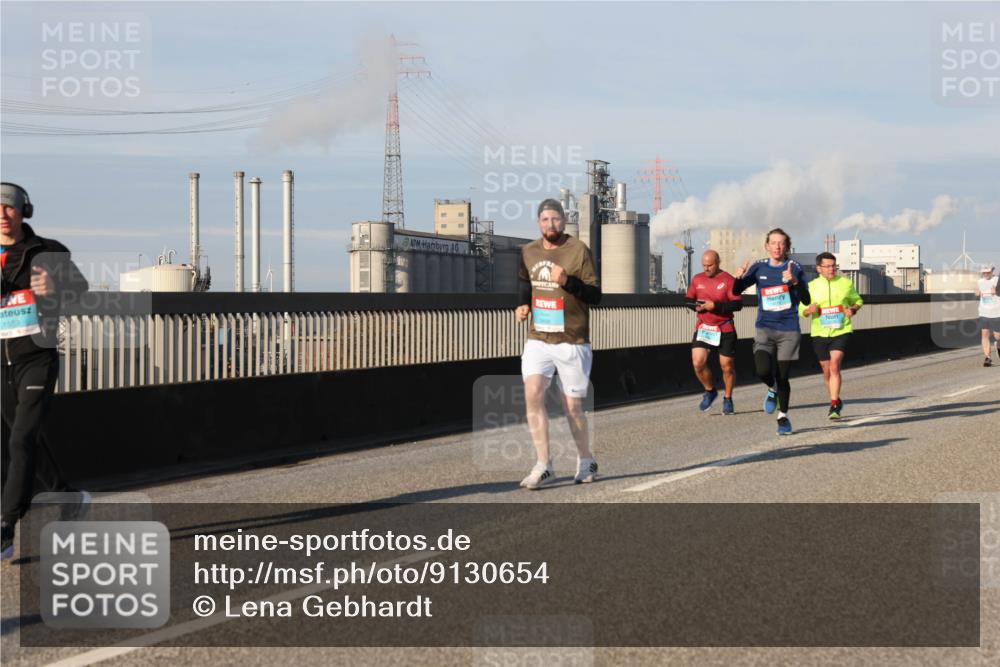 03.10.2025 - Köhlbrandbrückenlauf Lena Gebhardt http://msf.ph/oto/9130654 03.10.2025 09:49:38 Position 2 1559 meine-sportfotos.de
