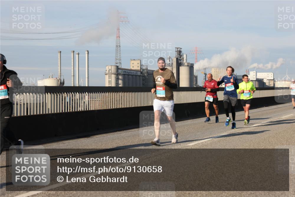 03.10.2025 - Köhlbrandbrückenlauf Lena Gebhardt http://msf.ph/oto/9130658 03.10.2025 09:49:38 Position 2  meine-sportfotos.de