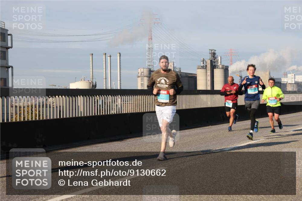 03.10.2025 - Köhlbrandbrückenlauf Lena Gebhardt http://msf.ph/oto/9130662 03.10.2025 09:49:38 Position 2  meine-sportfotos.de