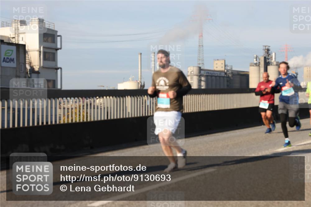 03.10.2025 - Köhlbrandbrückenlauf Lena Gebhardt http://msf.ph/oto/9130693 03.10.2025 09:49:39 Position 2  meine-sportfotos.de