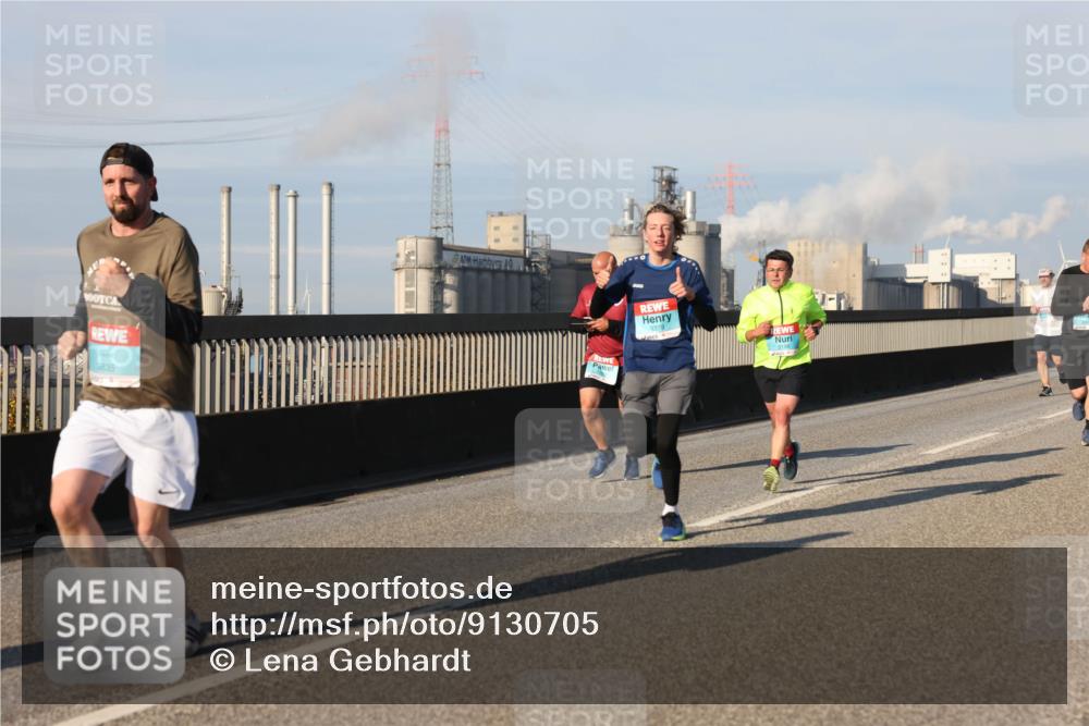 03.10.2025 - Köhlbrandbrückenlauf Lena Gebhardt http://msf.ph/oto/9130705 03.10.2025 09:49:39 Position 2 3835, 3379 meine-sportfotos.de