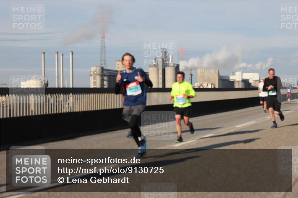 03.10.2025 - Köhlbrandbrückenlauf Lena Gebhardt http://msf.ph/oto/9130725 03.10.2025 09:49:40 Position 2  meine-sportfotos.de