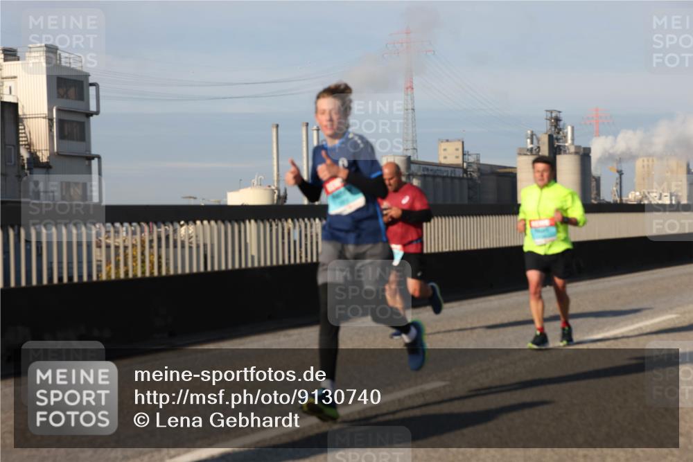 03.10.2025 - Köhlbrandbrückenlauf Lena Gebhardt http://msf.ph/oto/9130740 03.10.2025 09:49:40 Position 2  meine-sportfotos.de