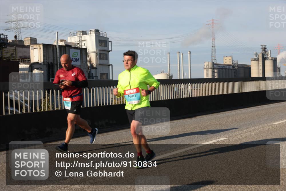 03.10.2025 - Köhlbrandbrückenlauf Lena Gebhardt http://msf.ph/oto/9130834 03.10.2025 09:49:42 Position 2 3198 meine-sportfotos.de