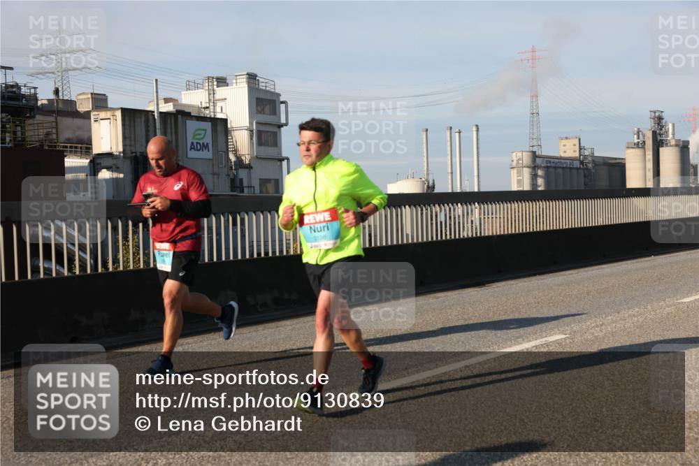 03.10.2025 - Köhlbrandbrückenlauf Lena Gebhardt http://msf.ph/oto/9130839 03.10.2025 09:49:42 Position 2 3198 meine-sportfotos.de