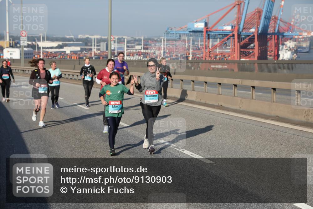 03.10.2025 - Köhlbrandbrückenlauf Yannick Fuchs http://msf.ph/oto/9130903 03.10.2025 09:03:13 Position 2 2898, 2899 meine-sportfotos.de