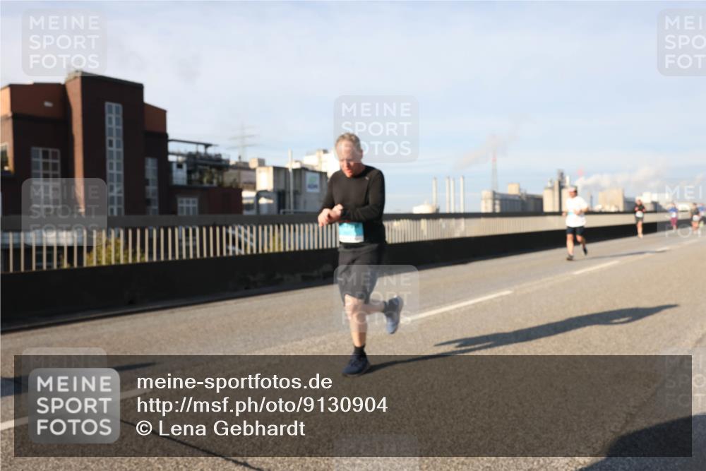 03.10.2025 - Köhlbrandbrückenlauf Lena Gebhardt http://msf.ph/oto/9130904 03.10.2025 09:49:44 Position 2  meine-sportfotos.de