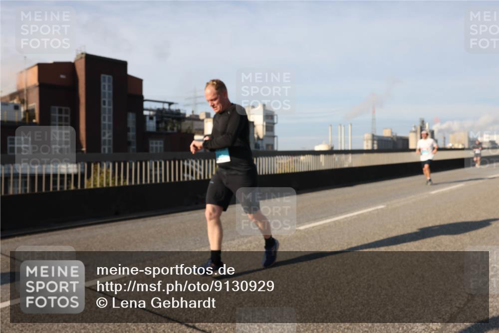 03.10.2025 - Köhlbrandbrückenlauf Lena Gebhardt http://msf.ph/oto/9130929 03.10.2025 09:49:44 Position 2  meine-sportfotos.de