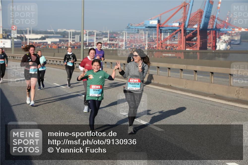 03.10.2025 - Köhlbrandbrückenlauf Yannick Fuchs http://msf.ph/oto/9130936 03.10.2025 09:03:14 Position 2 2898, 2899 meine-sportfotos.de