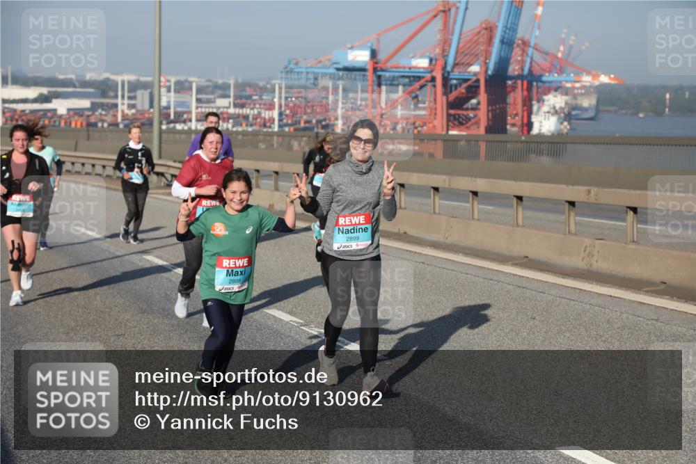 03.10.2025 - Köhlbrandbrückenlauf Yannick Fuchs http://msf.ph/oto/9130962 03.10.2025 09:03:15 Position 2 2898, 2899 meine-sportfotos.de