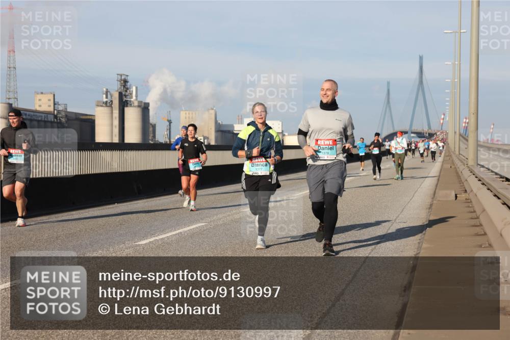 03.10.2025 - Köhlbrandbrückenlauf Lena Gebhardt http://msf.ph/oto/9130997 03.10.2025 09:49:48 Position 2  meine-sportfotos.de