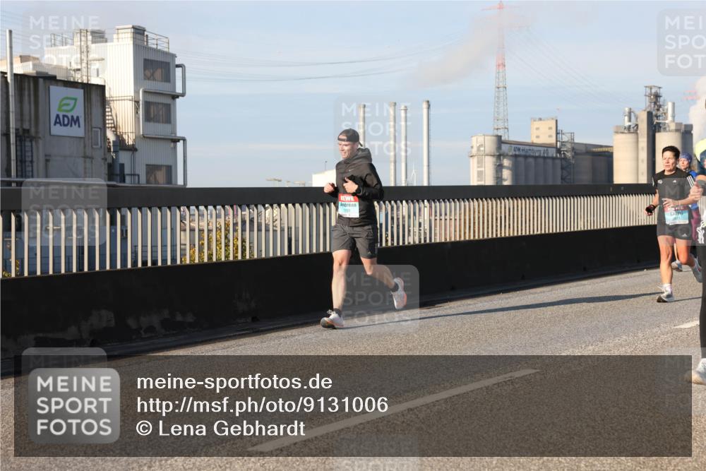 03.10.2025 - Köhlbrandbrückenlauf Lena Gebhardt http://msf.ph/oto/9131006 03.10.2025 09:49:49 Position 2  meine-sportfotos.de