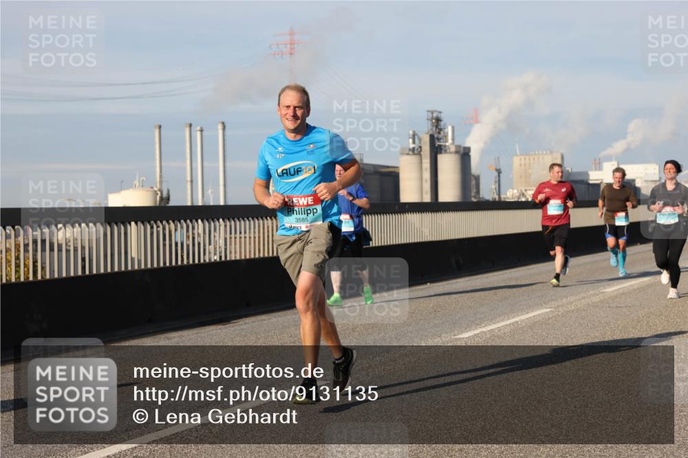 03.10.2025 - Köhlbrandbrückenlauf Lena Gebhardt http://msf.ph/oto/9131135 03.10.2025 09:49:54 Position 2 10, 3585 meine-sportfotos.de