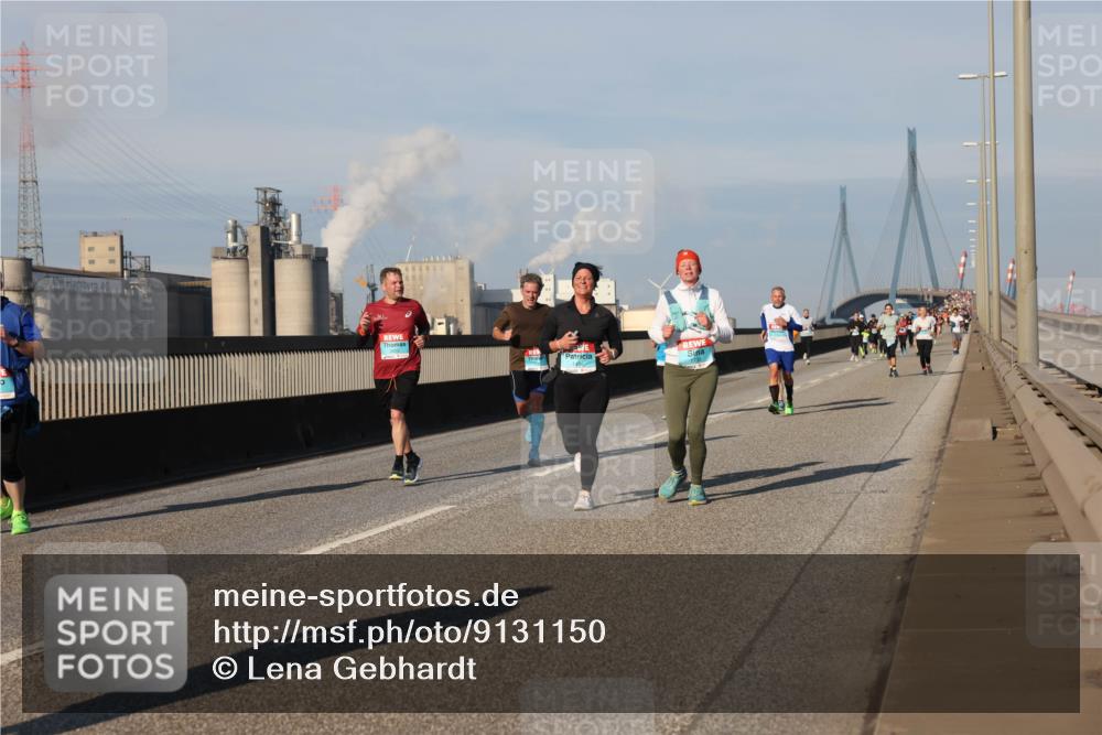 03.10.2025 - Köhlbrandbrückenlauf Lena Gebhardt http://msf.ph/oto/9131150 03.10.2025 09:49:55 Position 2  meine-sportfotos.de
