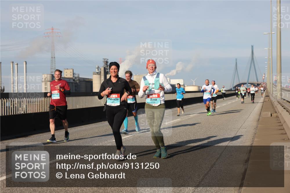 03.10.2025 - Köhlbrandbrückenlauf Lena Gebhardt http://msf.ph/oto/9131250 03.10.2025 09:49:56 Position 2 44, 2001, 1496, 1730 meine-sportfotos.de