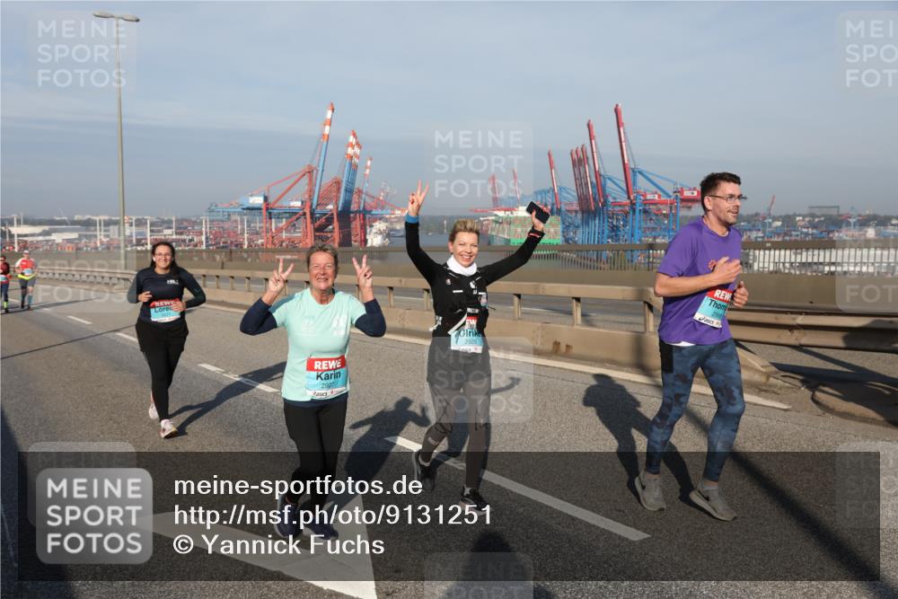 03.10.2025 - Köhlbrandbrückenlauf Yannick Fuchs http://msf.ph/oto/9131251 03.10.2025 09:03:23 Position 2 2927, 2928, 2988 meine-sportfotos.de