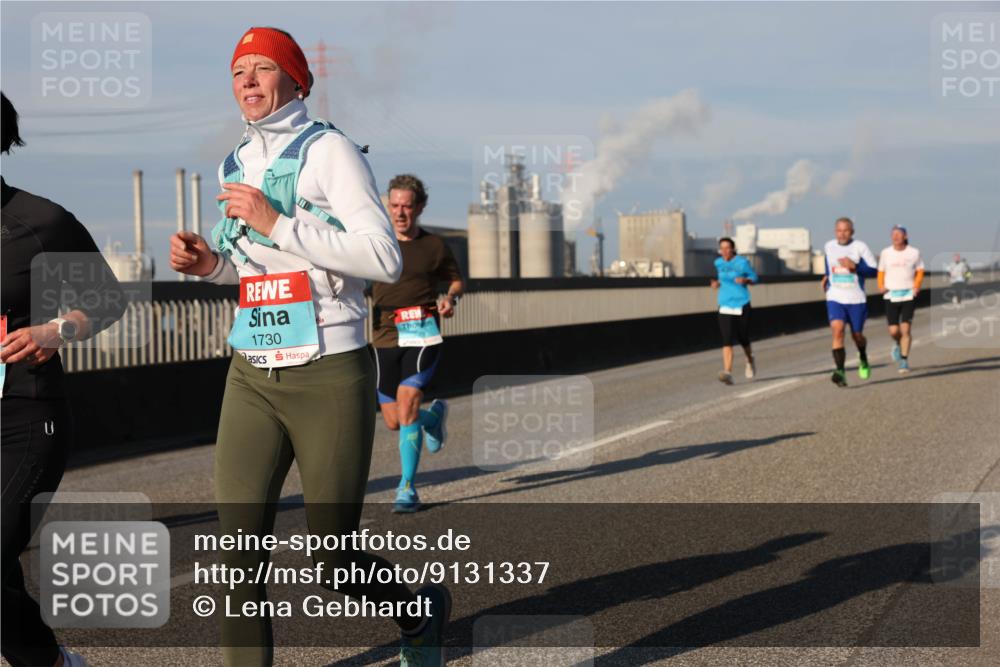 03.10.2025 - Köhlbrandbrückenlauf Lena Gebhardt http://msf.ph/oto/9131337 03.10.2025 09:49:58 Position 2 1730 meine-sportfotos.de