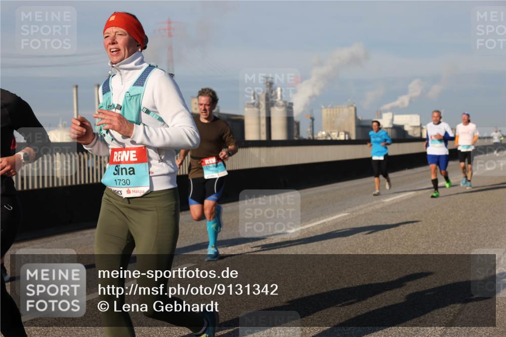 03.10.2025 - Köhlbrandbrückenlauf Lena Gebhardt http://msf.ph/oto/9131342 03.10.2025 09:49:58 Position 2 1730 meine-sportfotos.de