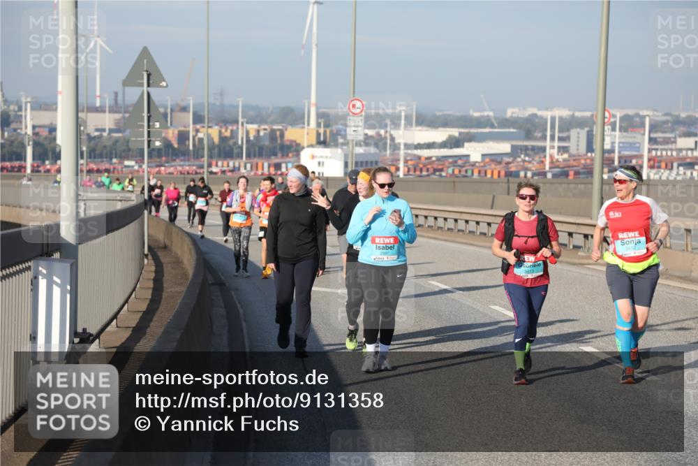 03.10.2025 - Köhlbrandbrückenlauf Yannick Fuchs http://msf.ph/oto/9131358 03.10.2025 09:03:29 Position 2 2597, 3412, 3413 meine-sportfotos.de