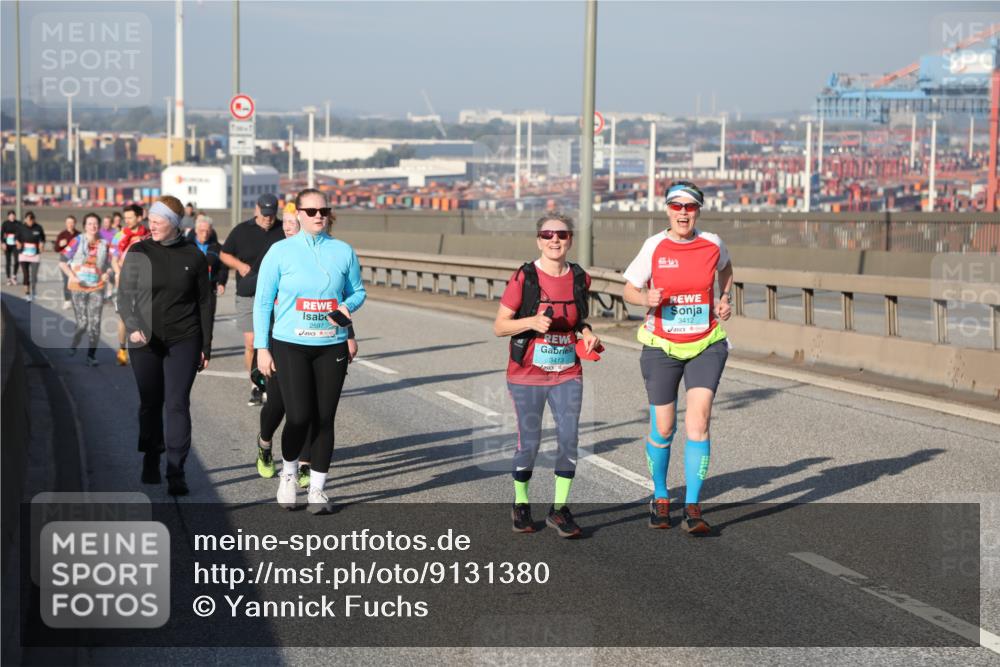 03.10.2025 - Köhlbrandbrückenlauf Yannick Fuchs http://msf.ph/oto/9131380 03.10.2025 09:03:30 Position 2 2597, 3413, 3412 meine-sportfotos.de