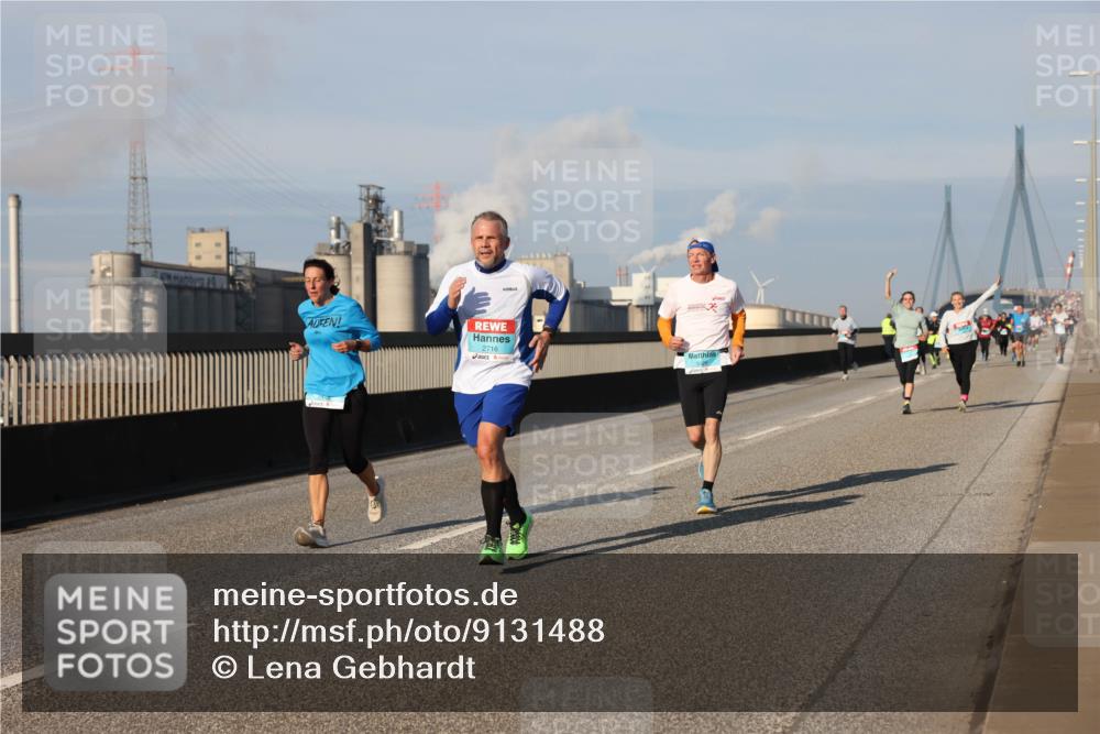 03.10.2025 - Köhlbrandbrückenlauf Lena Gebhardt http://msf.ph/oto/9131488 03.10.2025 09:50:00 Position 2 2716 meine-sportfotos.de