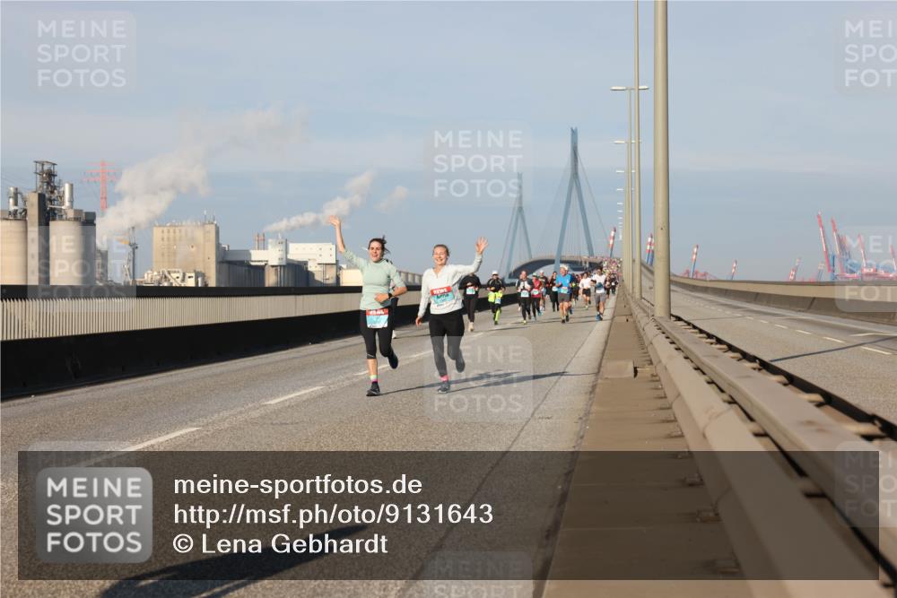03.10.2025 - Köhlbrandbrückenlauf Lena Gebhardt http://msf.ph/oto/9131643 03.10.2025 09:50:03 Position 2  meine-sportfotos.de