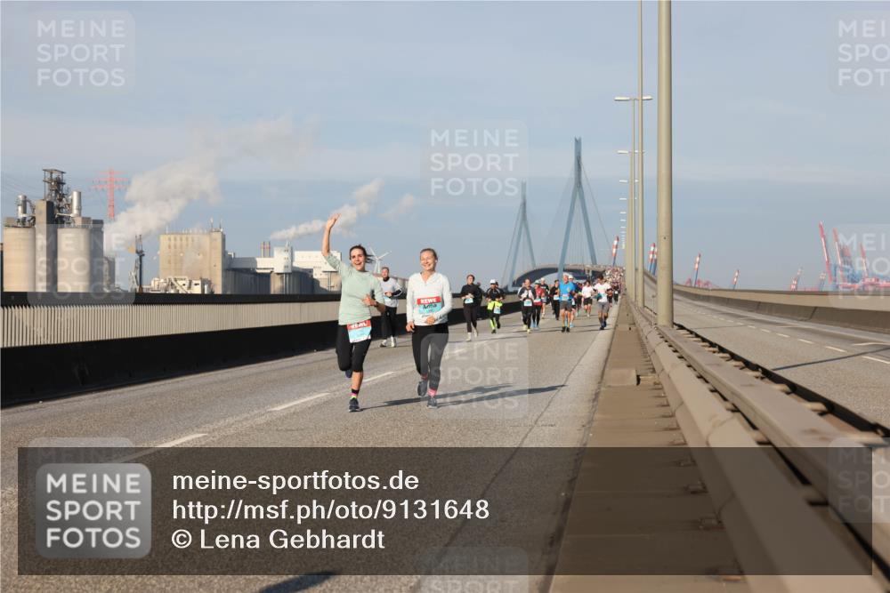 03.10.2025 - Köhlbrandbrückenlauf Lena Gebhardt http://msf.ph/oto/9131648 03.10.2025 09:50:04 Position 2  meine-sportfotos.de