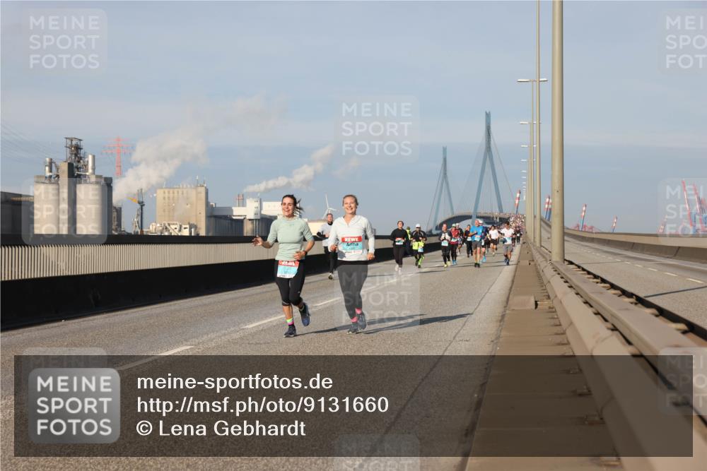 03.10.2025 - Köhlbrandbrückenlauf Lena Gebhardt http://msf.ph/oto/9131660 03.10.2025 09:50:04 Position 2 7 meine-sportfotos.de