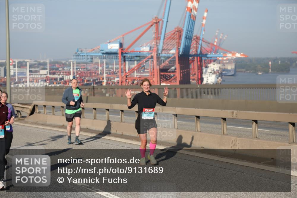 03.10.2025 - Köhlbrandbrückenlauf Yannick Fuchs http://msf.ph/oto/9131689 03.10.2025 09:03:46 Position 2 3095 meine-sportfotos.de