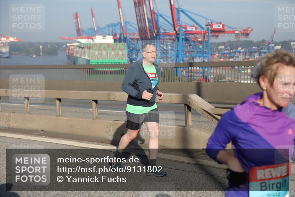 03.10.2025 - Köhlbrandbrückenlauf Yannick Fuchs http://msf.ph/oto/9131802 03.10.2025 09:03:52 Position 2 6, 11, 094 meine-sportfotos.de