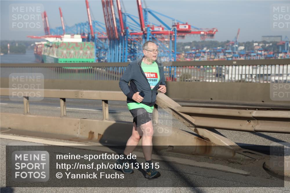 03.10.2025 - Köhlbrandbrückenlauf Yannick Fuchs http://msf.ph/oto/9131815 03.10.2025 09:03:52 Position 2 11 meine-sportfotos.de