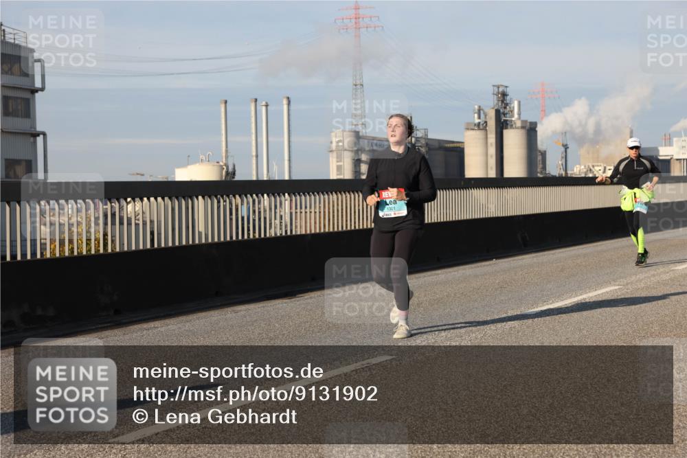 03.10.2025 - Köhlbrandbrückenlauf Lena Gebhardt http://msf.ph/oto/9131902 03.10.2025 09:50:14 Position 2 1301 meine-sportfotos.de