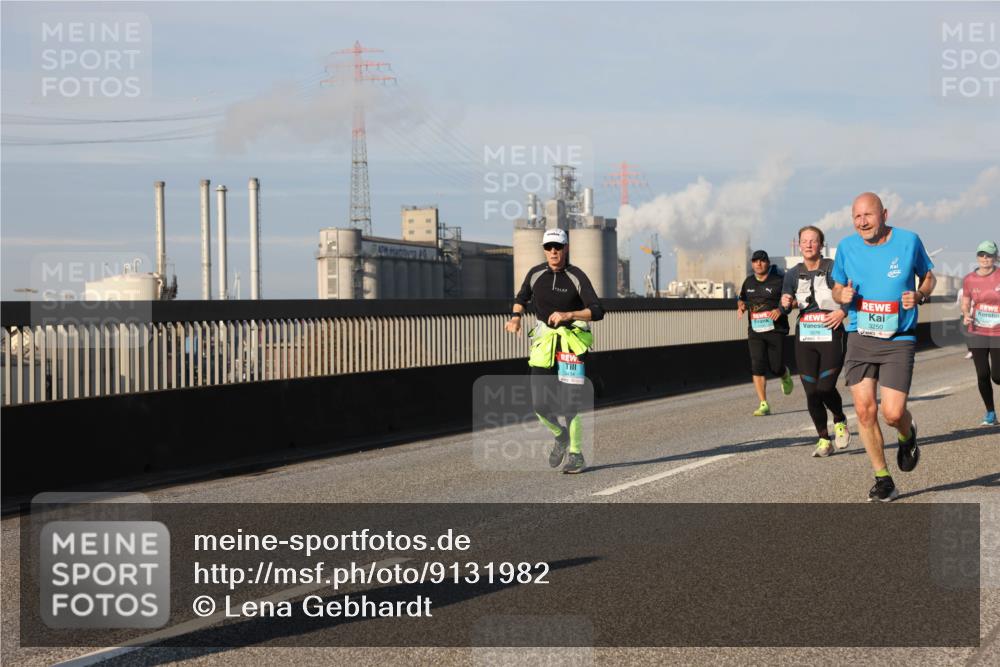 03.10.2025 - Köhlbrandbrückenlauf Lena Gebhardt http://msf.ph/oto/9131982 03.10.2025 09:50:16 Position 2 4, 3250 meine-sportfotos.de