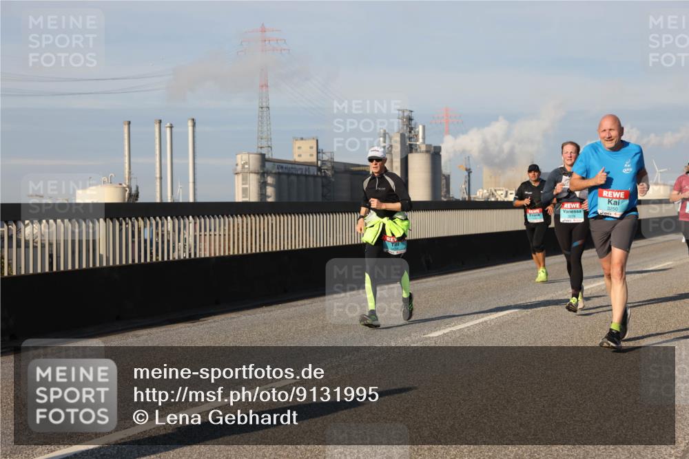 03.10.2025 - Köhlbrandbrückenlauf Lena Gebhardt http://msf.ph/oto/9131995 03.10.2025 09:50:16 Position 2 4, 3250, 6, 3278 meine-sportfotos.de