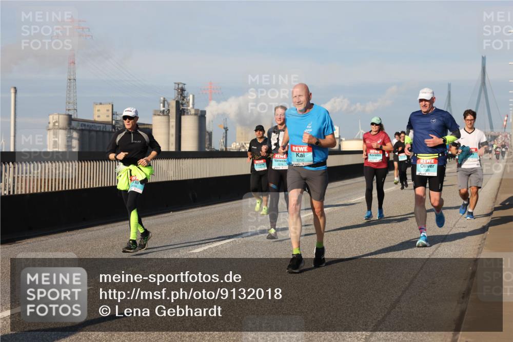 03.10.2025 - Köhlbrandbrückenlauf Lena Gebhardt http://msf.ph/oto/9132018 03.10.2025 09:50:17 Position 2 434, 3250, 3278 meine-sportfotos.de