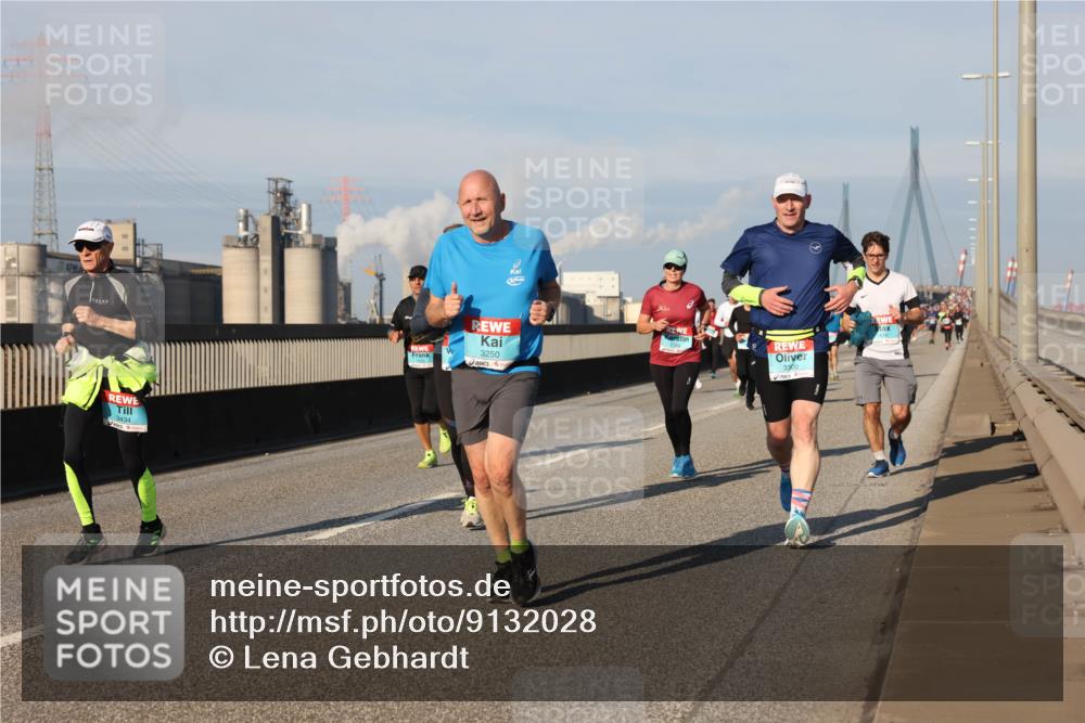 03.10.2025 - Köhlbrandbrückenlauf Lena Gebhardt http://msf.ph/oto/9132028 03.10.2025 09:50:17 Position 2 3250, 3300 meine-sportfotos.de
