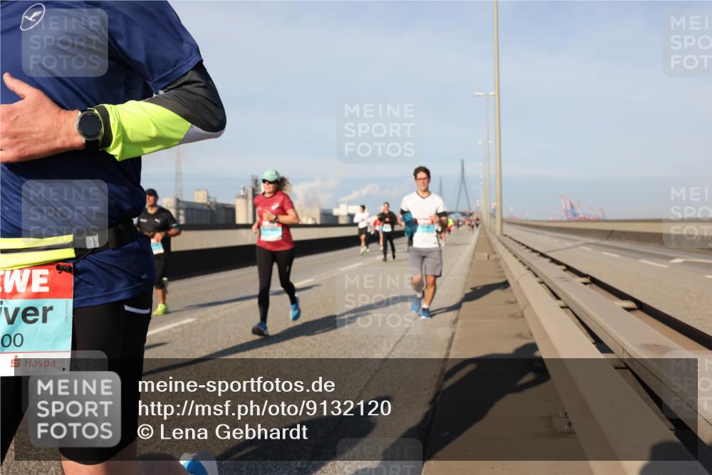 03.10.2025 - Köhlbrandbrückenlauf Lena Gebhardt http://msf.ph/oto/9132120 03.10.2025 09:50:19 Position 2 00 meine-sportfotos.de