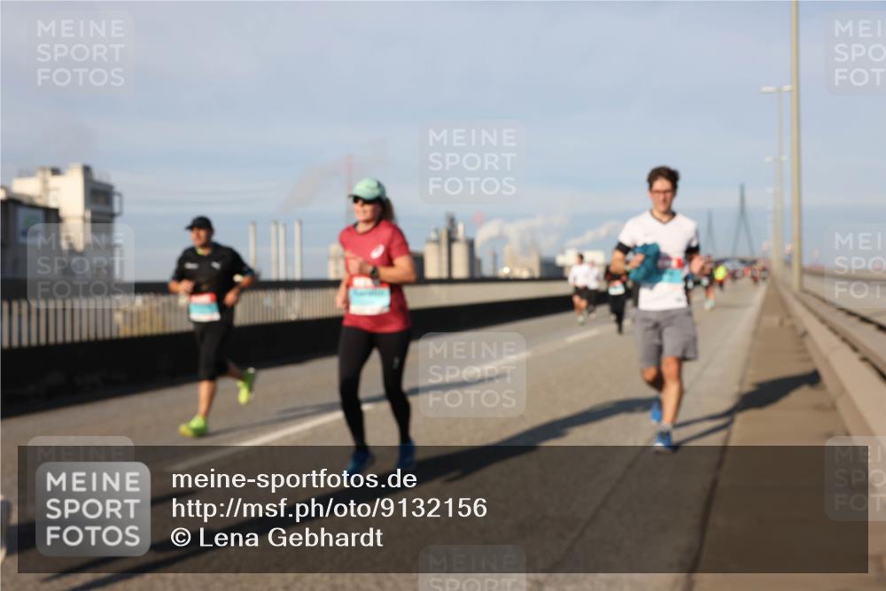 03.10.2025 - Köhlbrandbrückenlauf Lena Gebhardt http://msf.ph/oto/9132156 03.10.2025 09:50:20 Position 2  meine-sportfotos.de