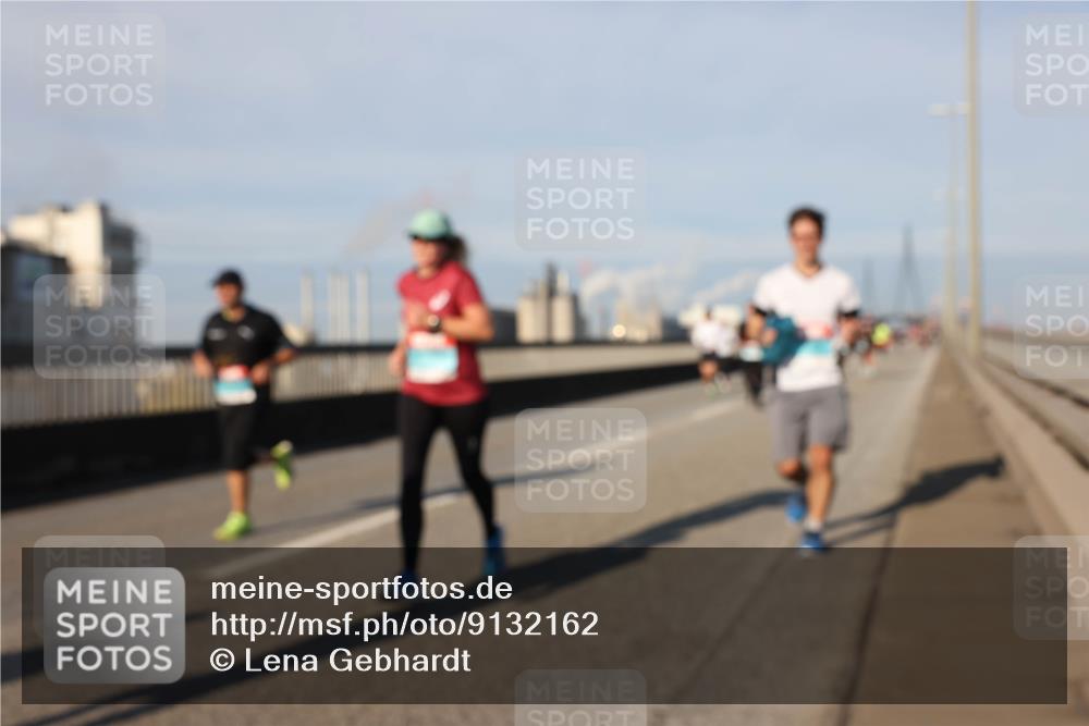 03.10.2025 - Köhlbrandbrückenlauf Lena Gebhardt http://msf.ph/oto/9132162 03.10.2025 09:50:20 Position 2  meine-sportfotos.de