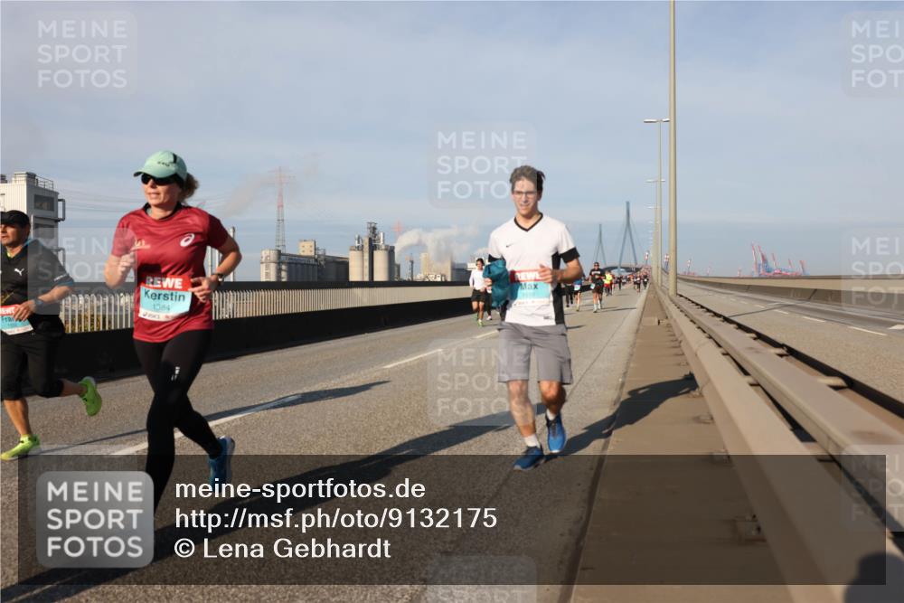 03.10.2025 - Köhlbrandbrückenlauf Lena Gebhardt http://msf.ph/oto/9132175 03.10.2025 09:50:20 Position 2 1384 meine-sportfotos.de