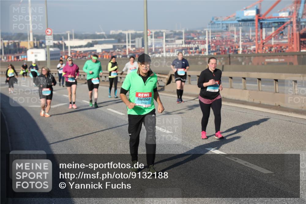 03.10.2025 - Köhlbrandbrückenlauf Yannick Fuchs http://msf.ph/oto/9132188 03.10.2025 09:04:07 Position 2 191, 2453 meine-sportfotos.de