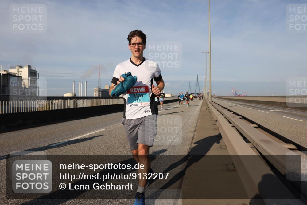 03.10.2025 - Köhlbrandbrückenlauf Lena Gebhardt http://msf.ph/oto/9132207 03.10.2025 09:50:21 Position 2 1516 meine-sportfotos.de