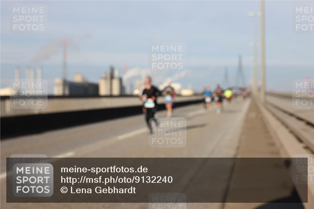 03.10.2025 - Köhlbrandbrückenlauf Lena Gebhardt http://msf.ph/oto/9132240 03.10.2025 09:50:22 Position 2  meine-sportfotos.de