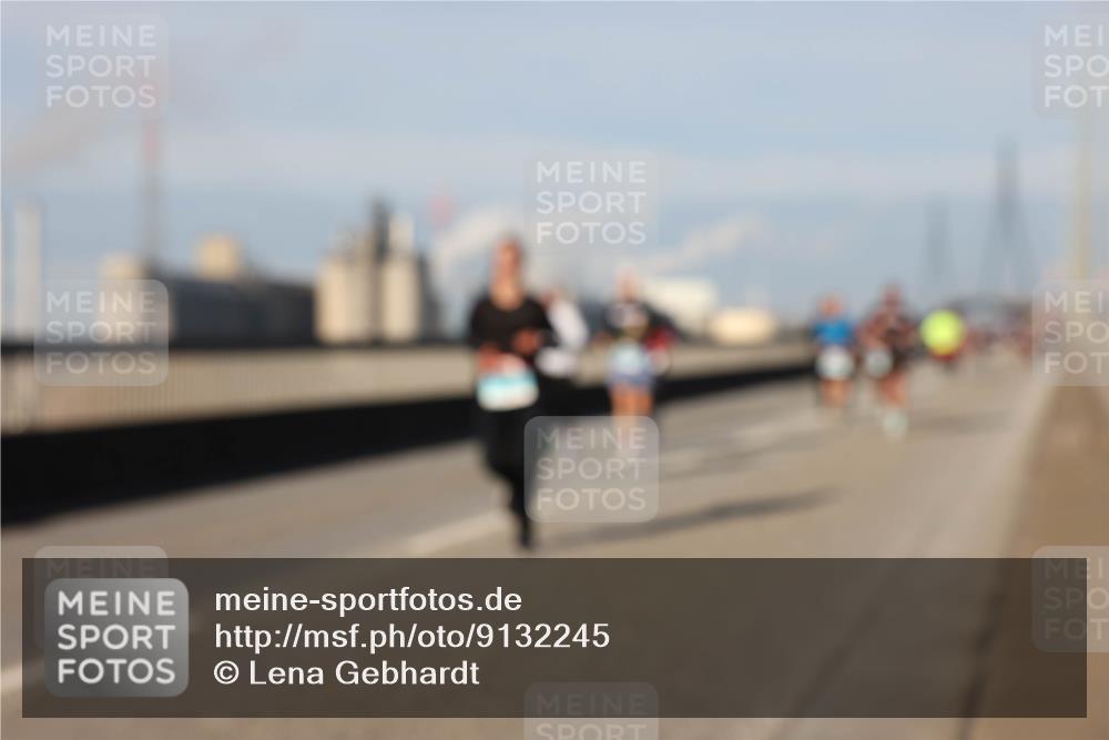 03.10.2025 - Köhlbrandbrückenlauf Lena Gebhardt http://msf.ph/oto/9132245 03.10.2025 09:50:22 Position 2  meine-sportfotos.de