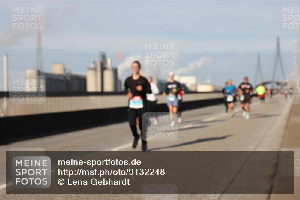 03.10.2025 - Köhlbrandbrückenlauf Lena Gebhardt http://msf.ph/oto/9132248 03.10.2025 09:50:22 Position 2  meine-sportfotos.de