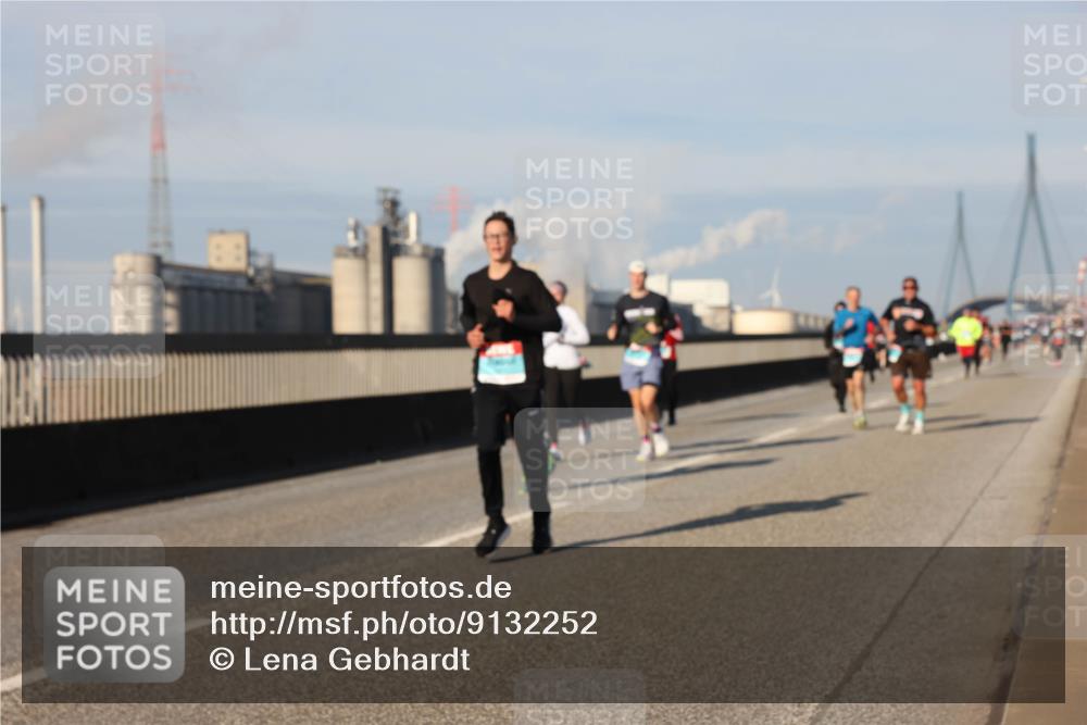 03.10.2025 - Köhlbrandbrückenlauf Lena Gebhardt http://msf.ph/oto/9132252 03.10.2025 09:50:22 Position 2  meine-sportfotos.de