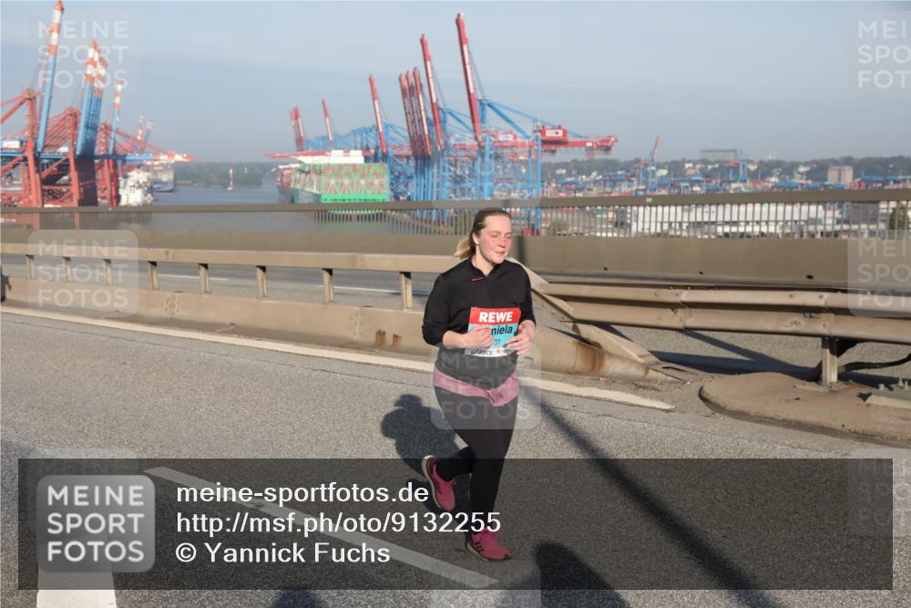 03.10.2025 - Köhlbrandbrückenlauf Yannick Fuchs http://msf.ph/oto/9132255 03.10.2025 09:04:11 Position 2  meine-sportfotos.de