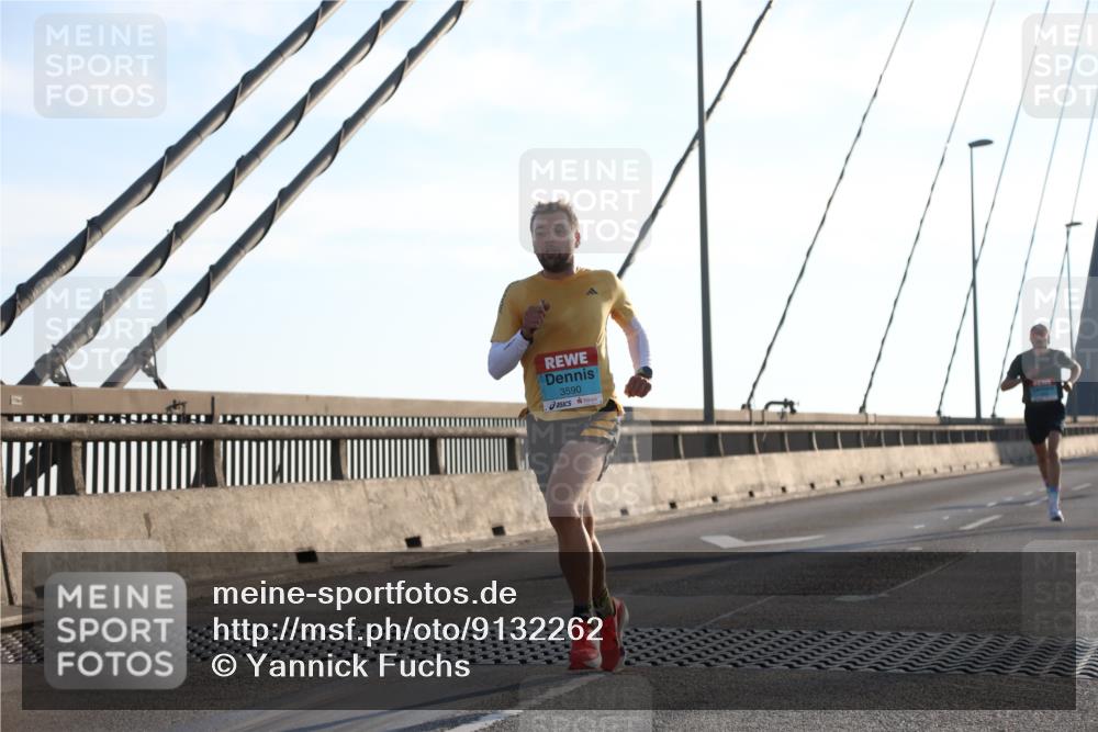03.10.2025 - Köhlbrandbrückenlauf Yannick Fuchs http://msf.ph/oto/9132262 03.10.2025 08:17:43 Position 1 3590 meine-sportfotos.de