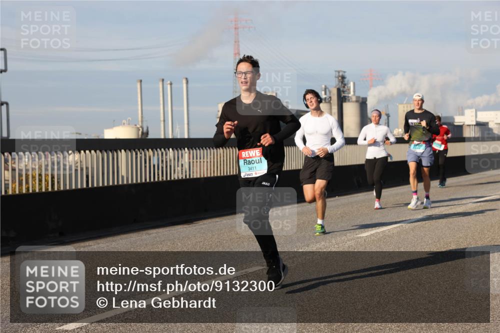 03.10.2025 - Köhlbrandbrückenlauf Lena Gebhardt http://msf.ph/oto/9132300 03.10.2025 09:50:23 Position 2 3411 meine-sportfotos.de