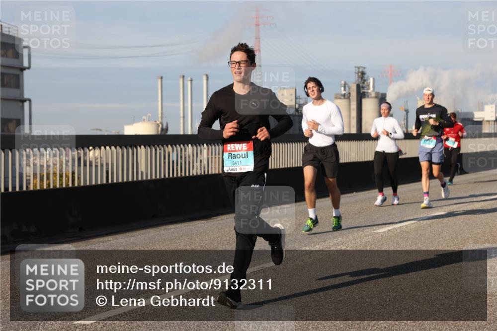 03.10.2025 - Köhlbrandbrückenlauf Lena Gebhardt http://msf.ph/oto/9132311 03.10.2025 09:50:24 Position 2 3411 meine-sportfotos.de